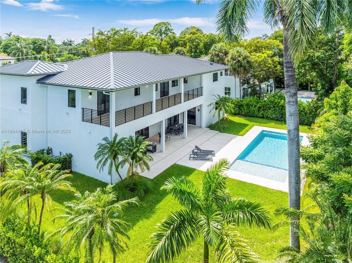 Property Photo: 6401 SW 84th St FL 33143