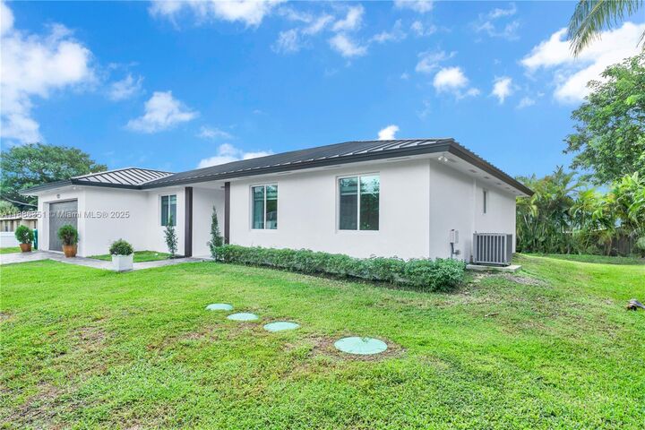 Property Photo: 18100 SW 175th St FL 33187