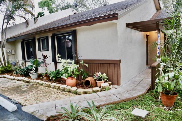Property Photo: 9624 NW 16th Ct FL 33024