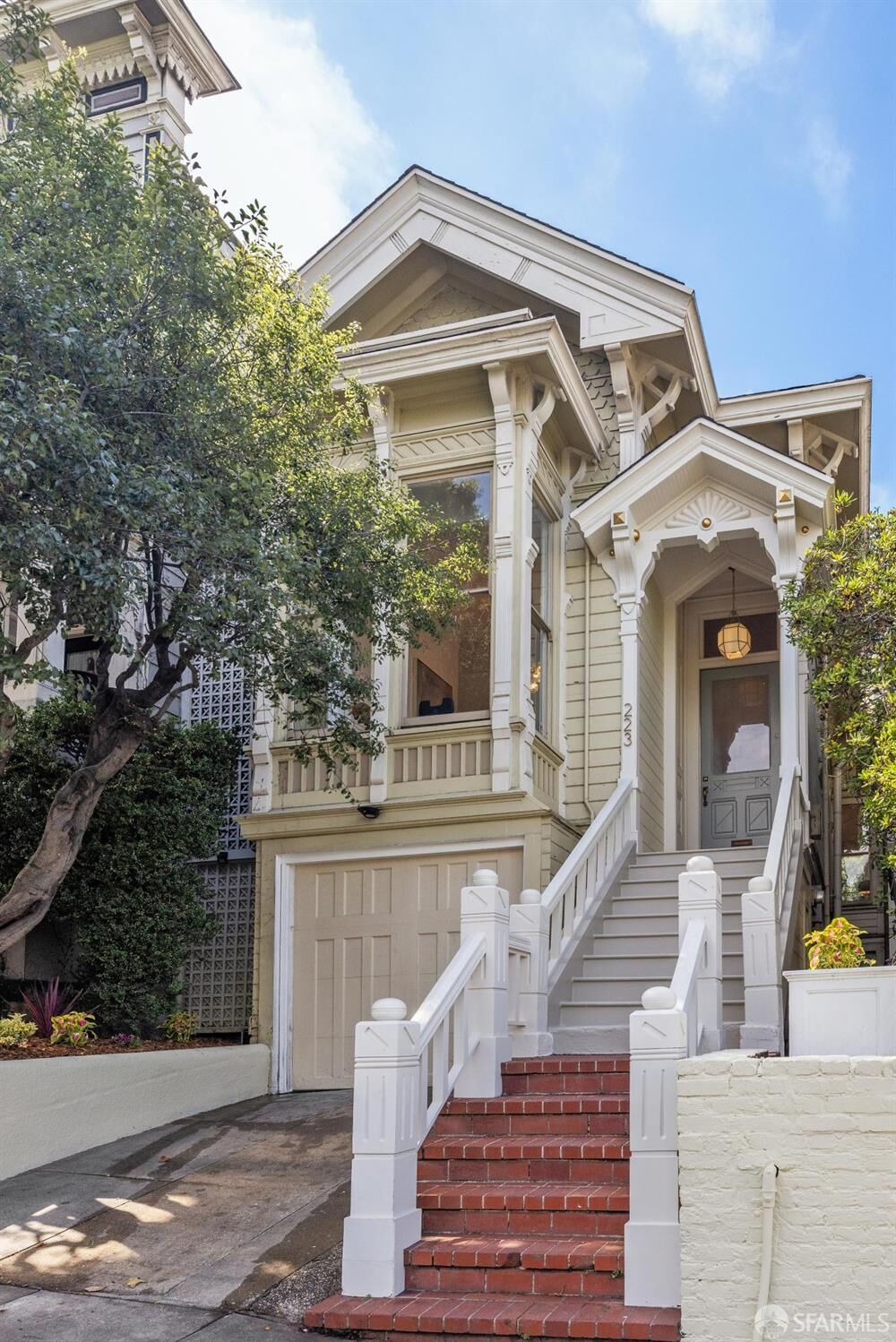 Property Photo:  223 Divisadero Street  CA 94117 