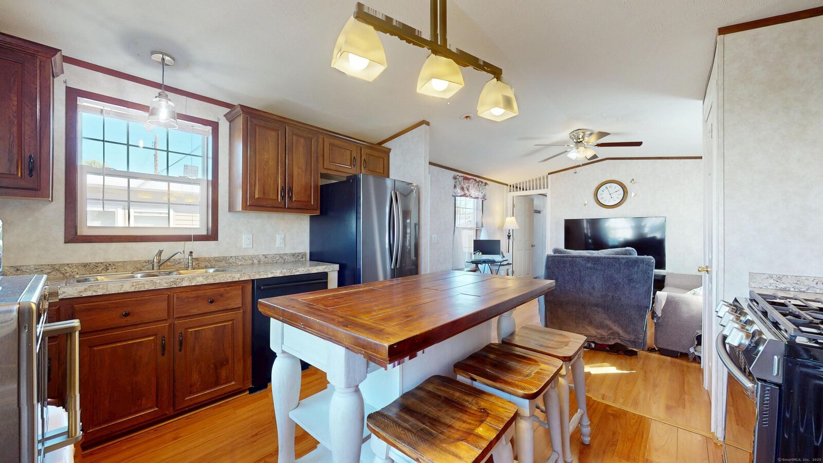 Property Photo: 441 Main Street 404 CT 06118