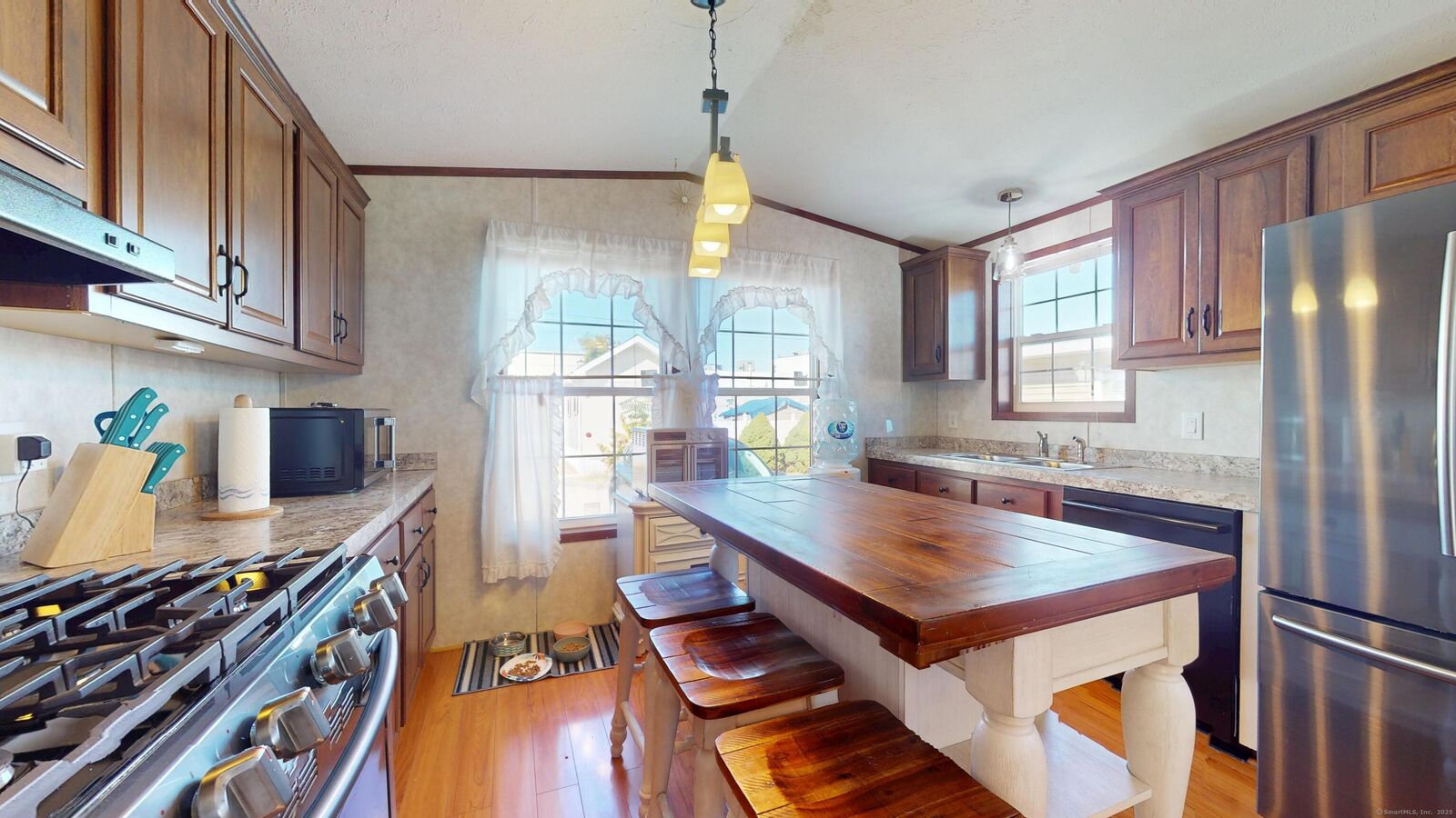 Property Photo:  441 Main Street 404  CT 06118 