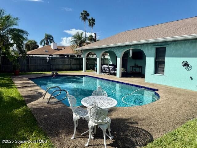 Property Photo:  502 Bay Circle  FL 32937 