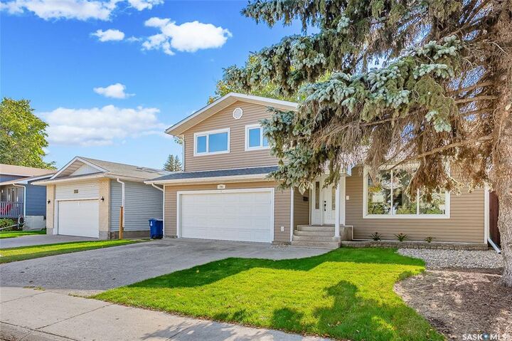 Property Photo:  791 Lenore Drive  SK S7K 5G9 