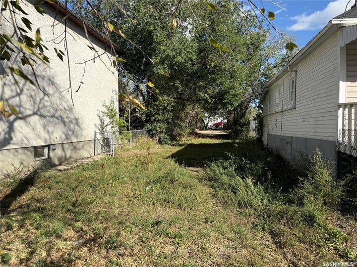Property Photo:  1069 Retallack Street  SK S4T 2H4 