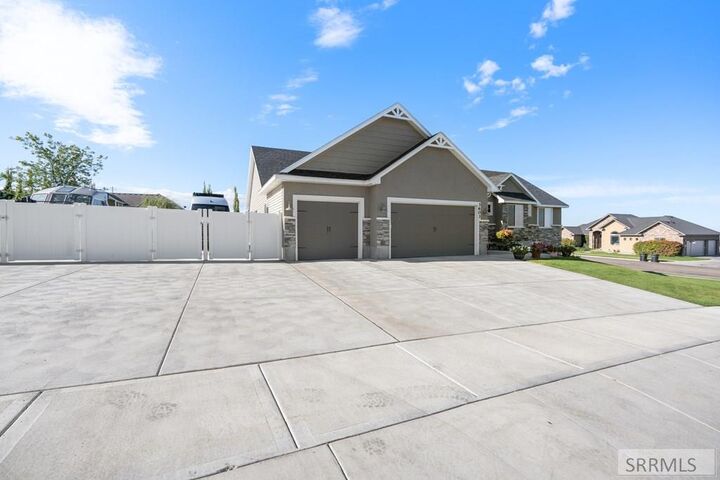Property Photo:  3603 Founders Pointe Court  ID 83406 