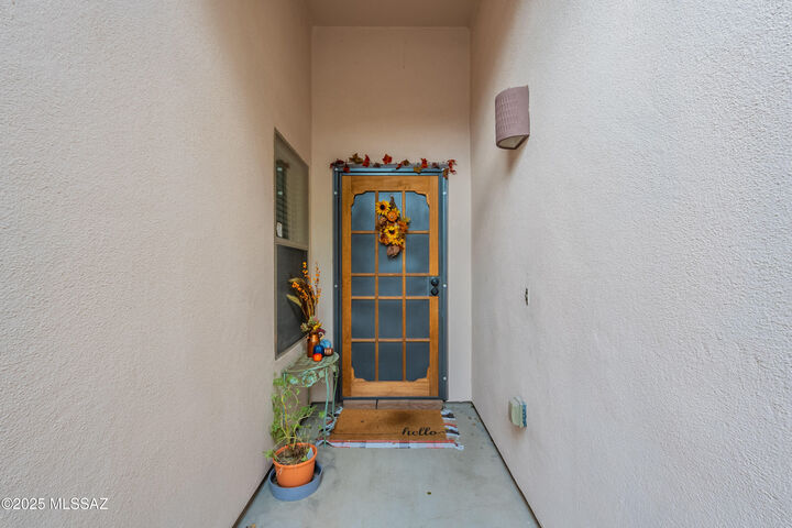 Property Photo:  650 W Calle Franja Verde  AZ 85629 
