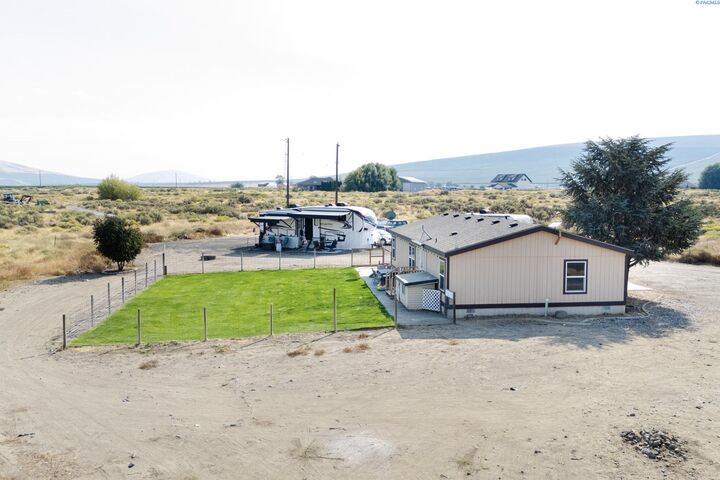 Property Photo: 24617 E SR 224 Views WA 99320