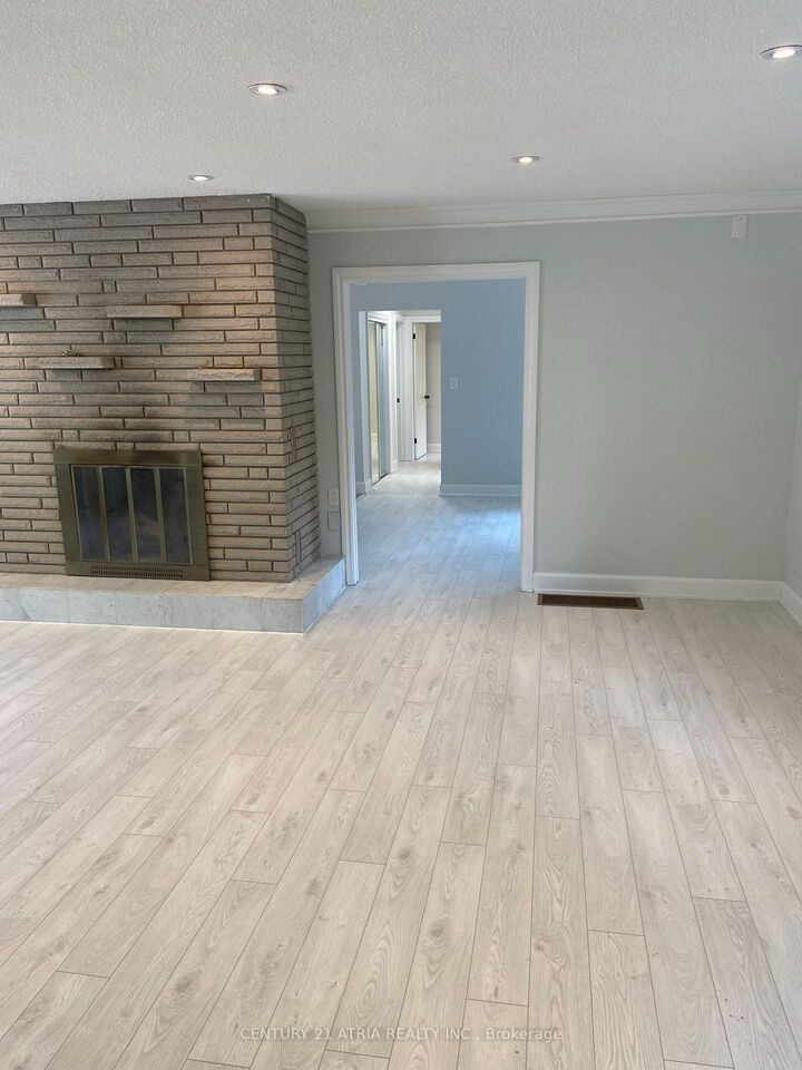 Property Photo:  27 Waterbend Drive  ON L4P 2S3 