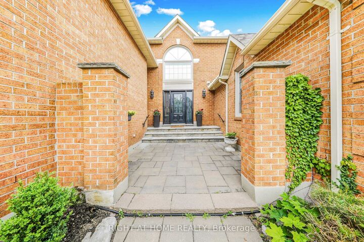 Photo de la propriété:  20 Woburn Drive  ON L4L 7H8 