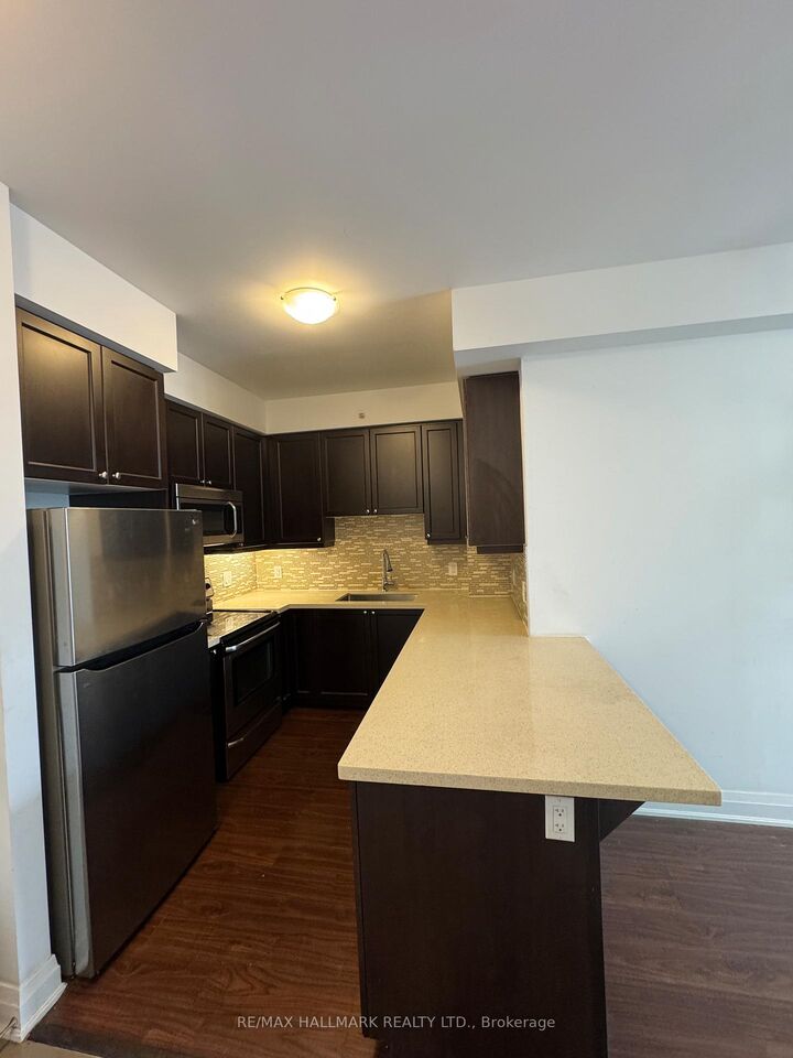 Property Photo:  24 Woodstream Boulevard 807  ON L4L 8C4