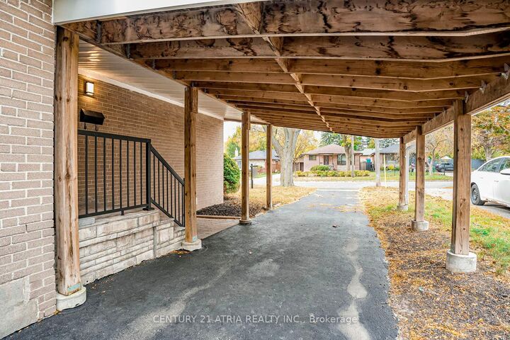 Property Photo:  11 Valia Road  ON M1E 3V9 