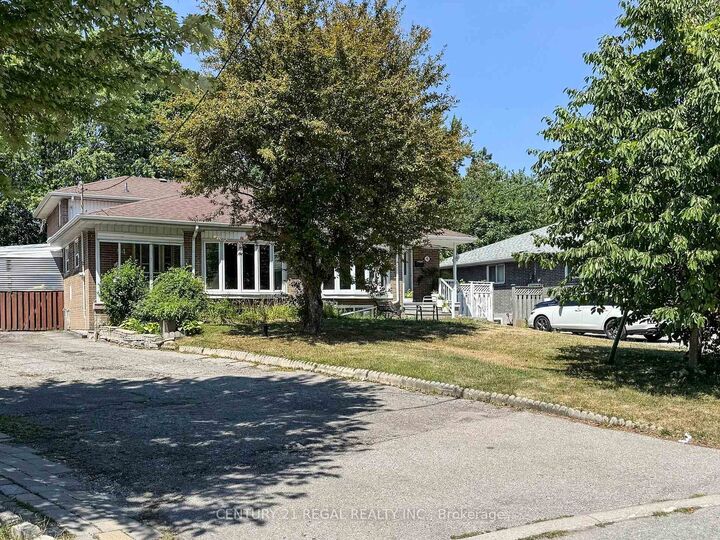 Photo de la propriété:  94 Billington Crescent  ON M3A 2G6 