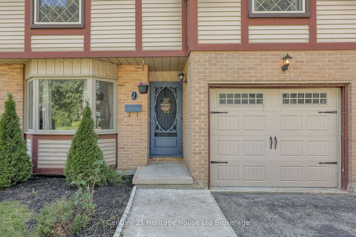 Photo de la propriété: 9 Edmunds Crescent ON N5Z 4J1