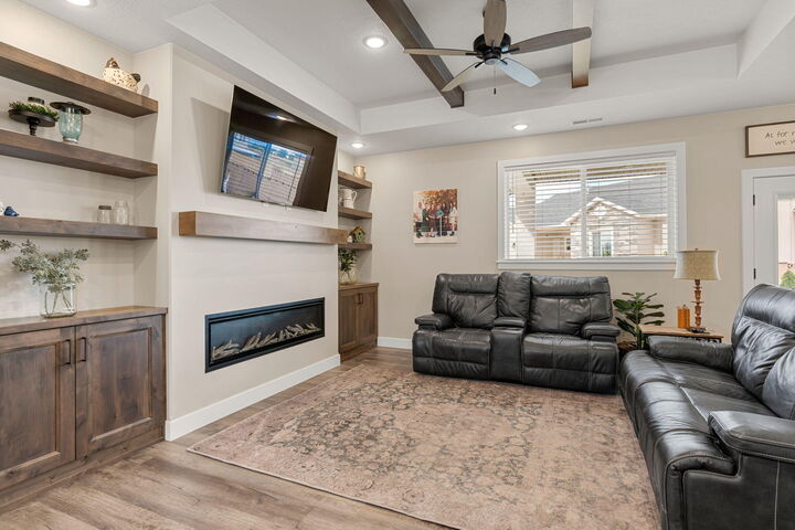 Property Photo:  1112 W 275 S  UT 84761