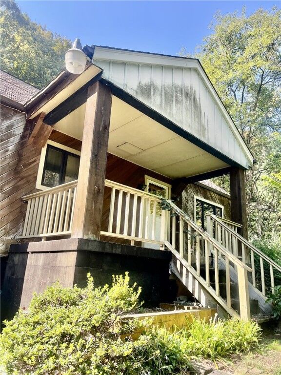 Property Photo: 2045 Walton Rd PA 15332