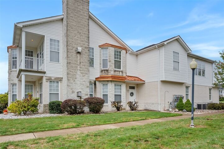 Property Photo:  246 Adams Pointe Blvd 1  PA 16046 