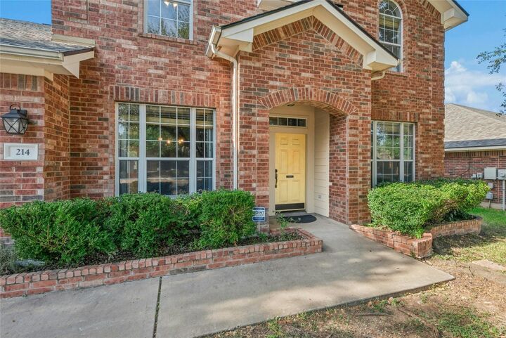Property Photo:  214 Grand Isle Drive  TX 78665 