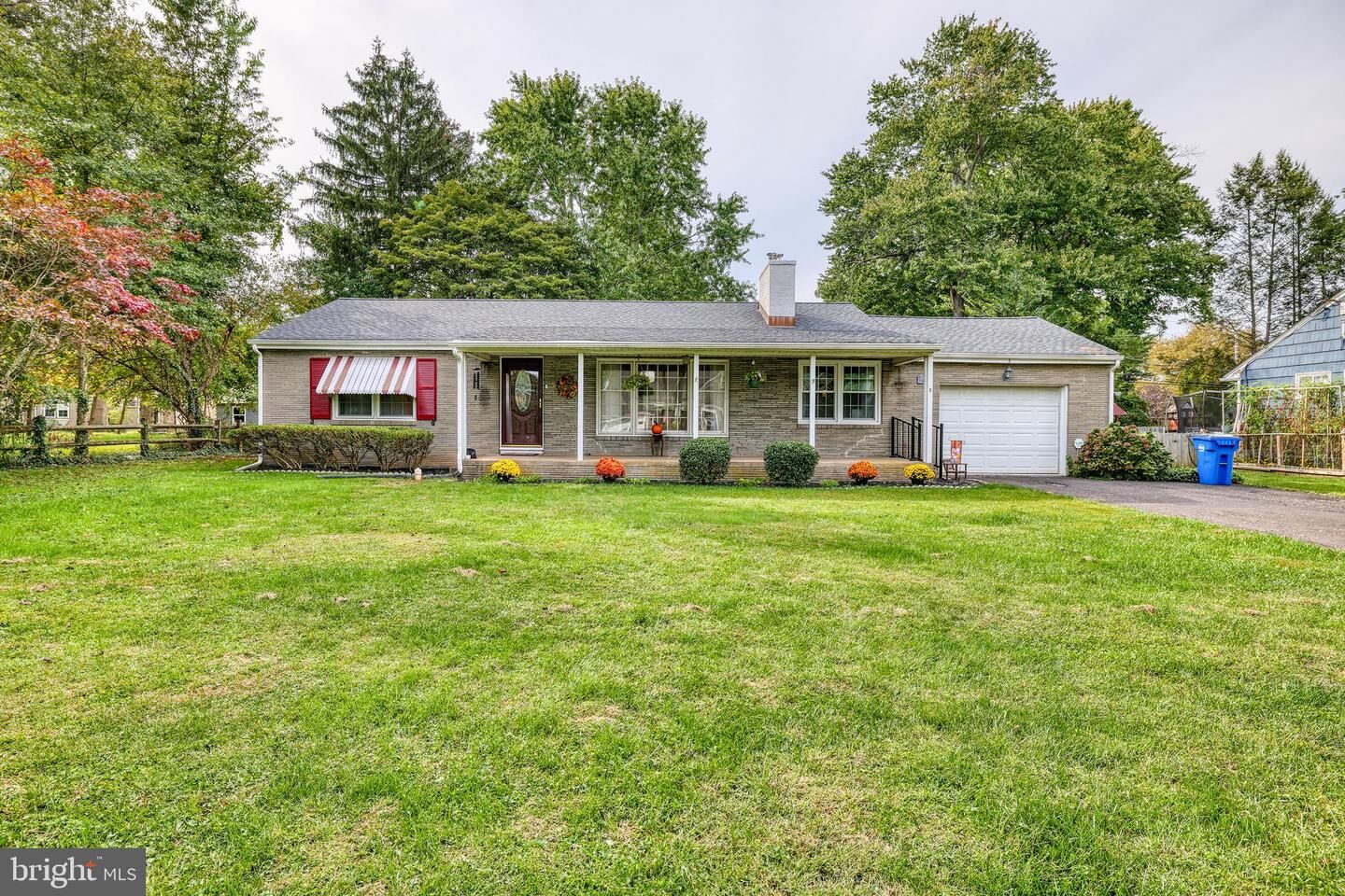 Property Photo:  5 Fayette Drive  PA 19067 
