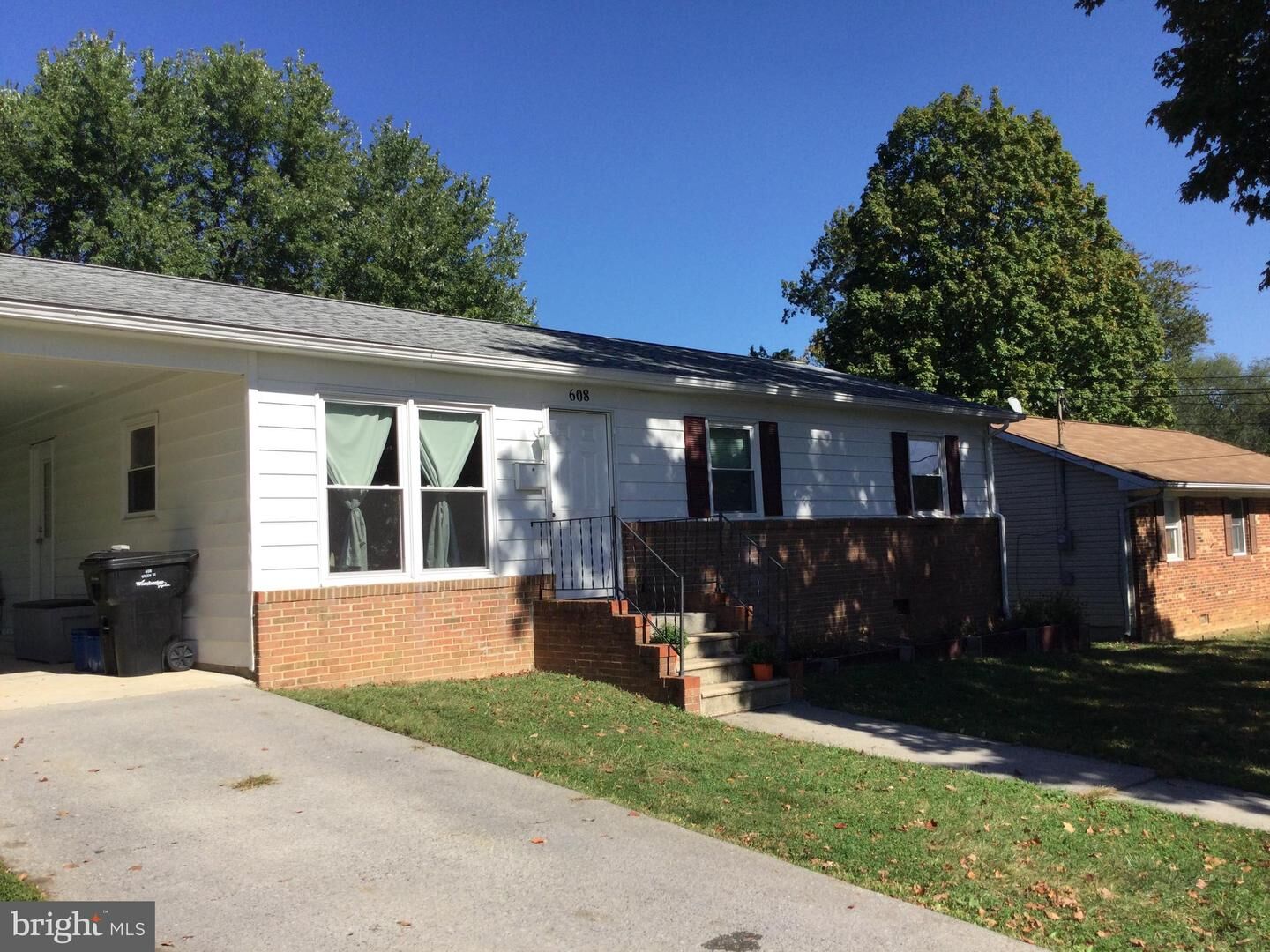 Property Photo: 608 Green Street VA 22601