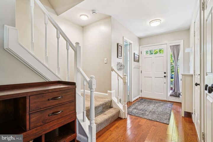 Property Photo: 7917 Valleyfield Drive VA 22153