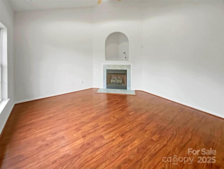Property Photo: 1913 Nigel Court NC 28213