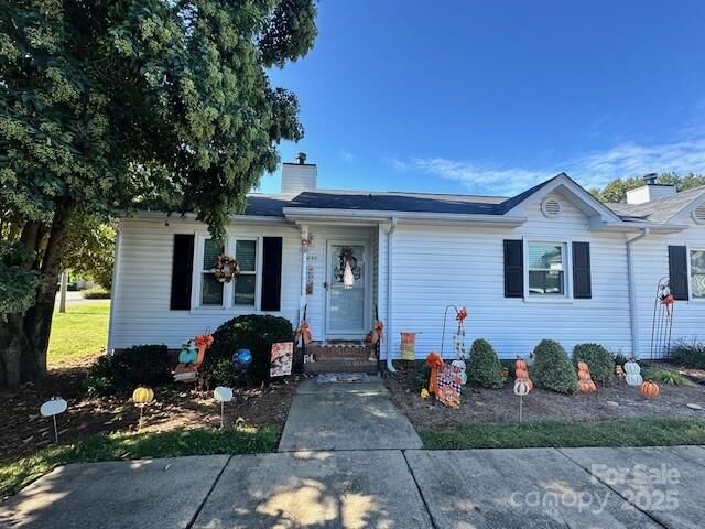 Property Photo:  6042 Crape Myrtle Lane  NC 28216 