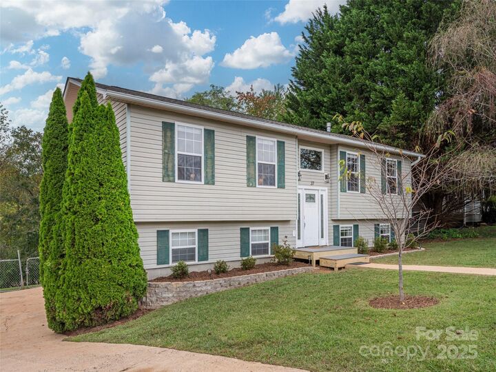 37 Sydney Lane  Asheville NC 28806 photo