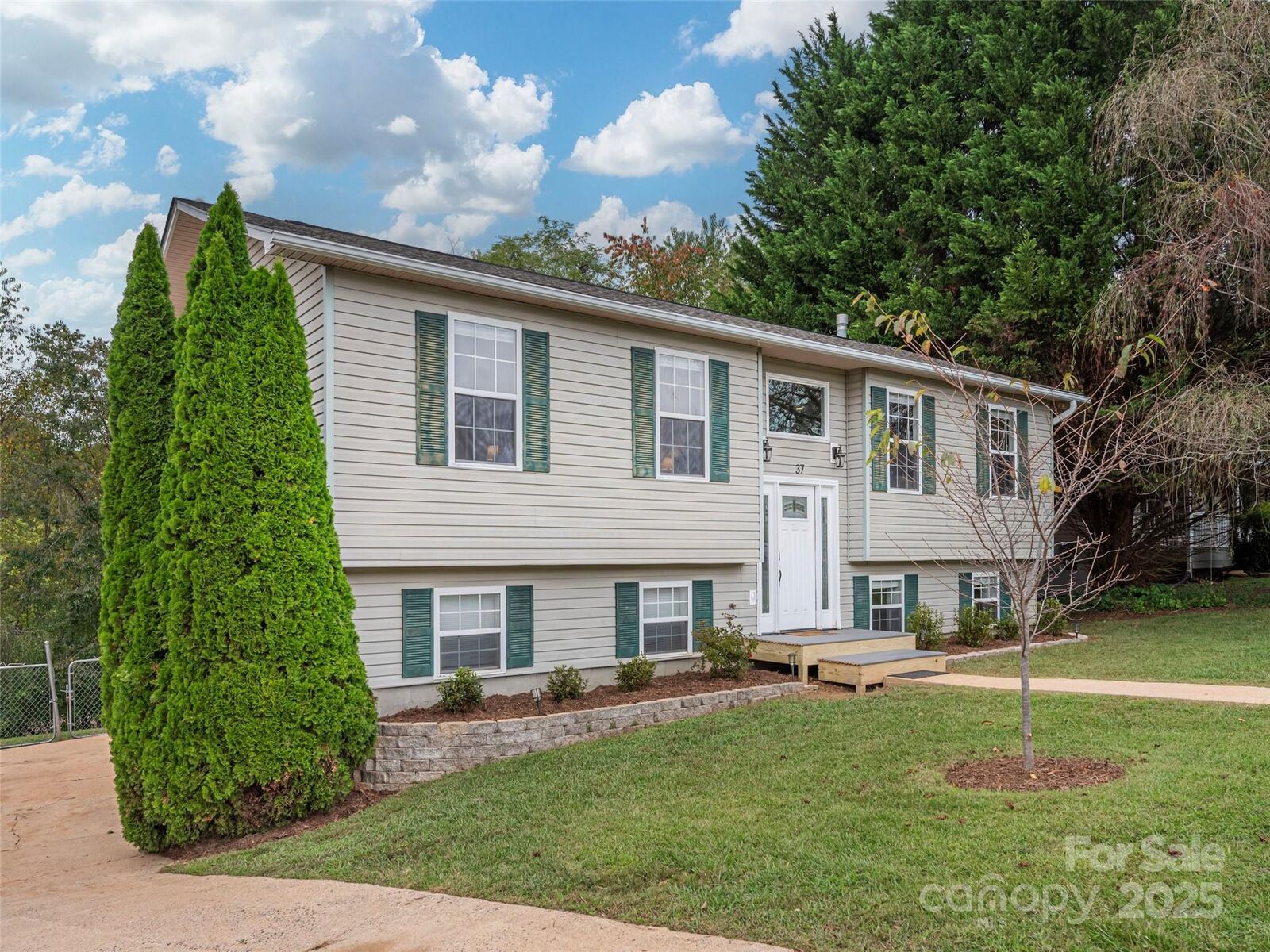 Property Photo:  37 Sydney Lane  NC 28806 
