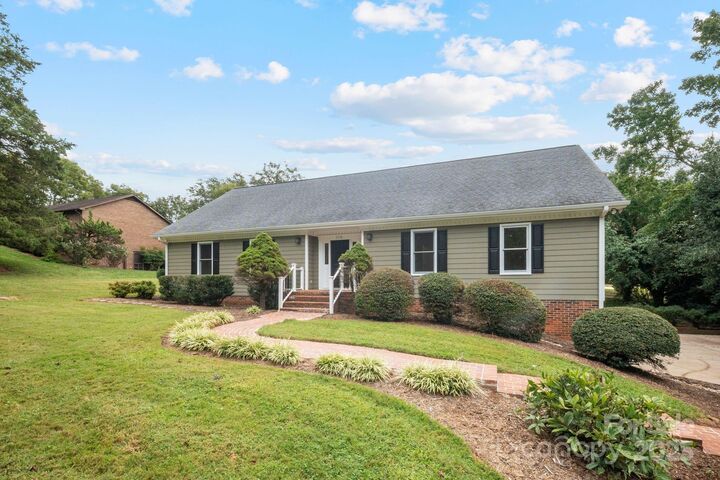 Property Photo: 3718 Club House Drive NE NC 28613
