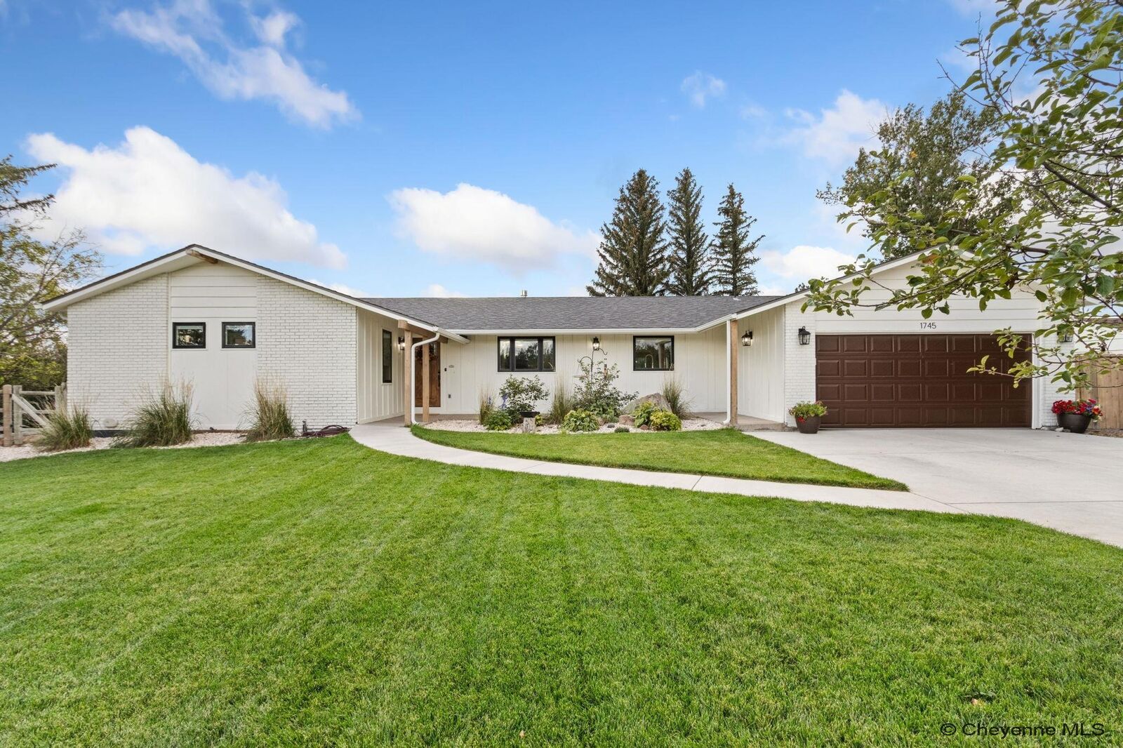 Property Photo:  1745 Silver Spur Rd  WY 82009 