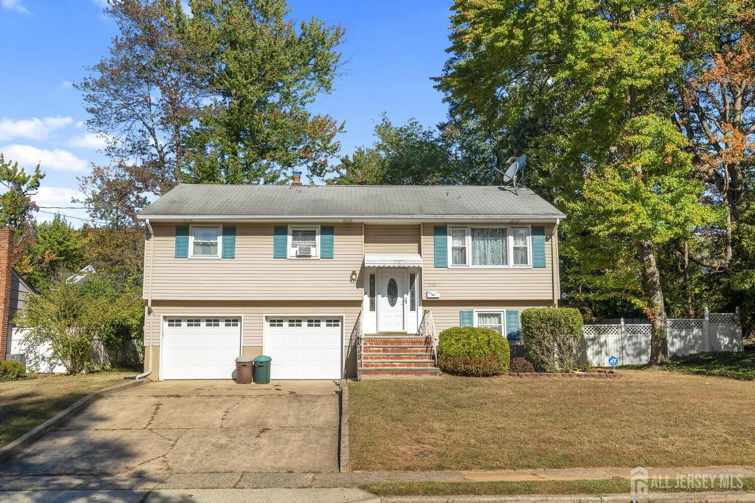 Property Photo:  668 Warfield Road  NJ 07063 