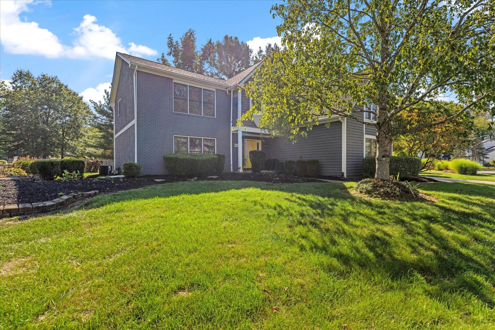 Property Photo:  900 Old Pine Drive  OH 43230