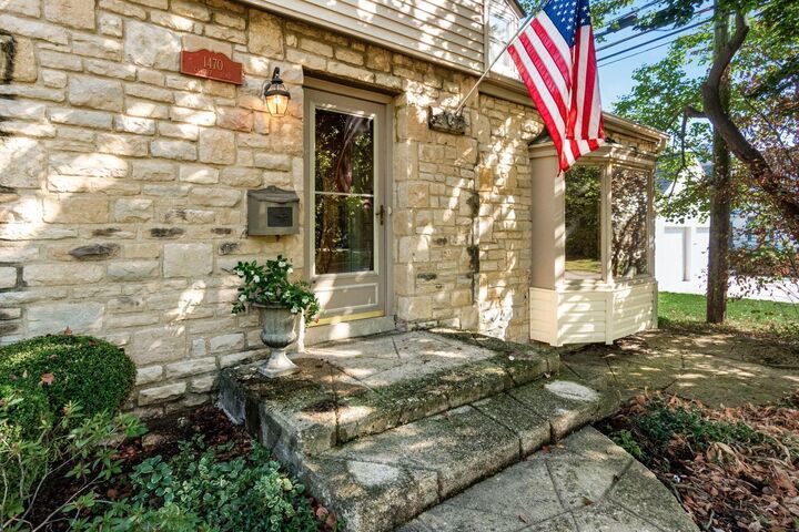 Property Photo:  1470 Cardiff Road  OH 43221 