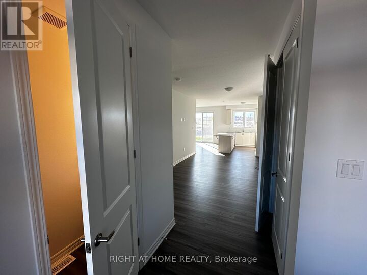 Photo de la propriété: 349 Millstone Street ON N2R 0V4