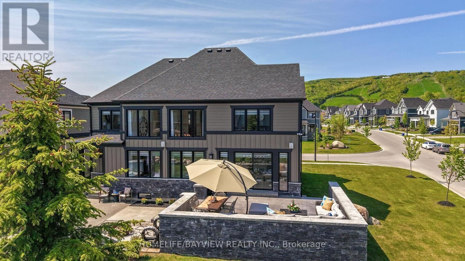 Property Photo:  100 Reed Way  ON L9Y 4P5 