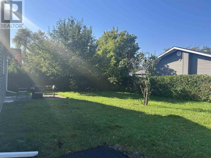 Property Photo:  695 Korah Rd  ON P6A 5W6 