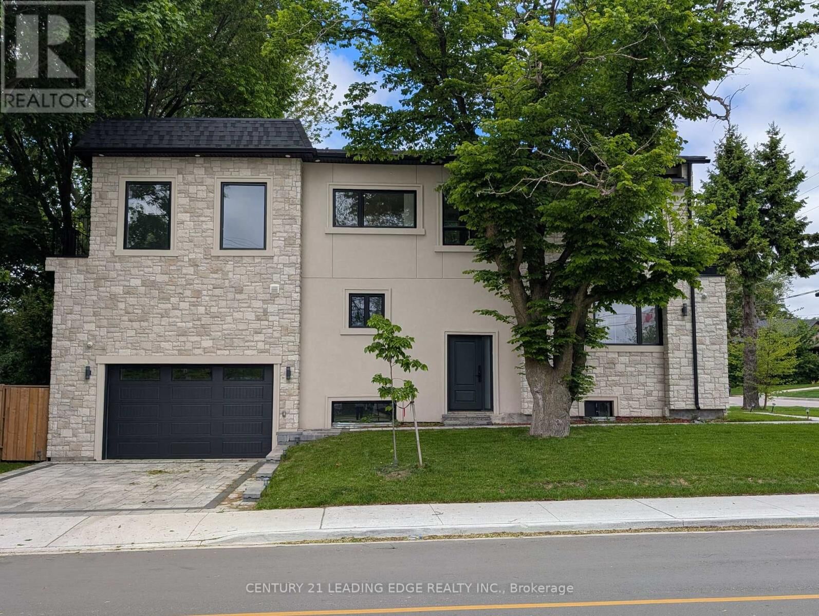 Property Photo:  50 Dorset Road  ON M1M 2S7 