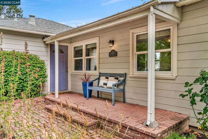 Property Photo: 1220 Kendall Court CA 94595