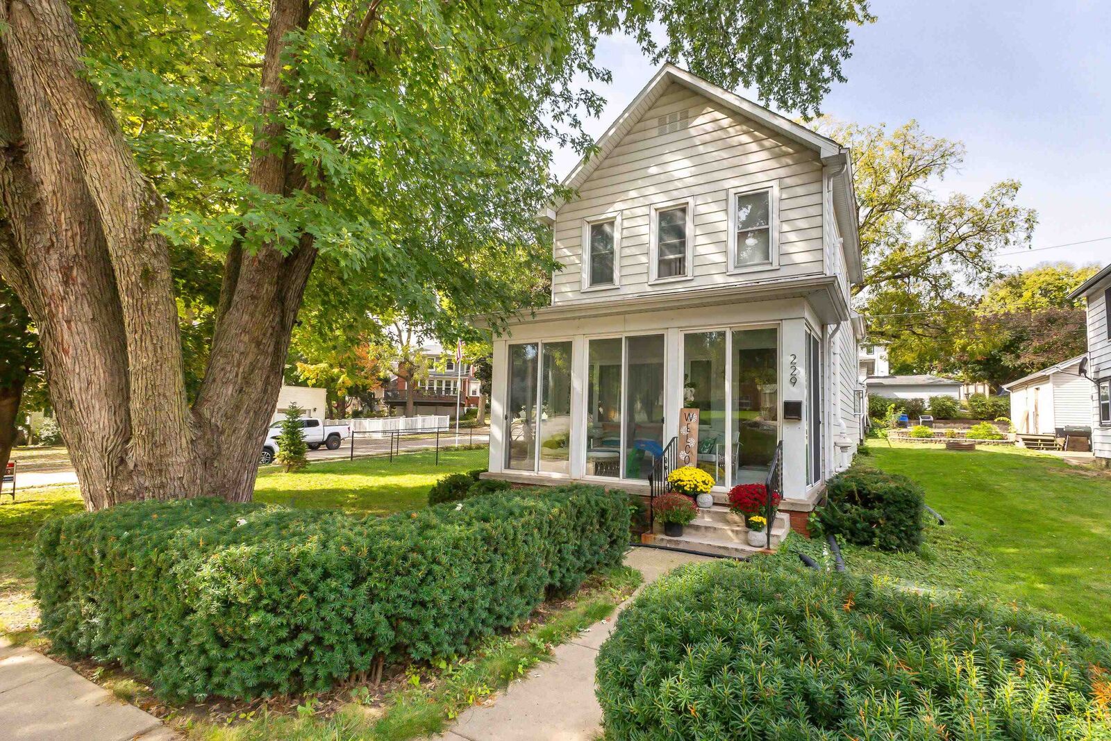 Property Photo:  229 N Booth Street  IA 52001 