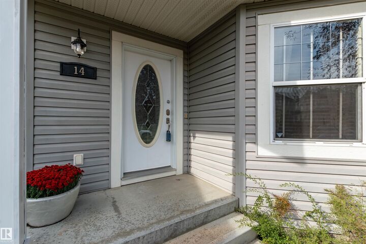 Property Photo:  14 Summerfield Point(E)  AB T8H 2P6 