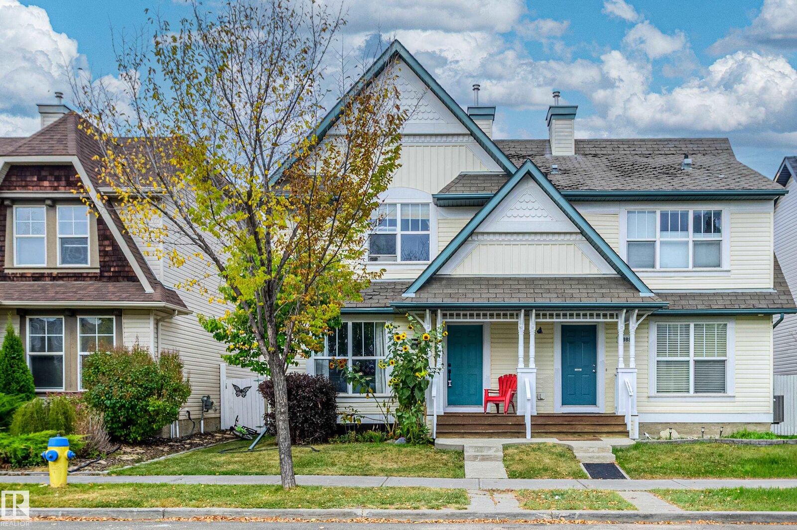 Property Photo:  5990 South Terwillegar Boulevard NW  AB T6R 0K4 