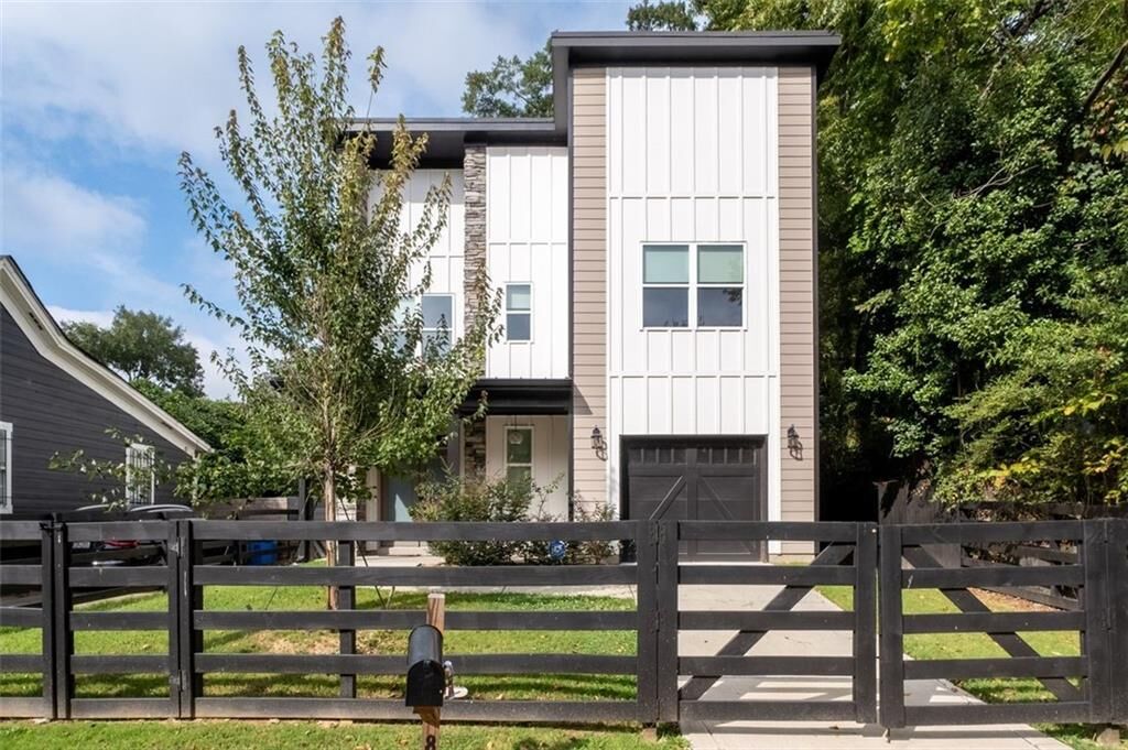 Property Photo:  813 Coleman Street SW  GA 30310 