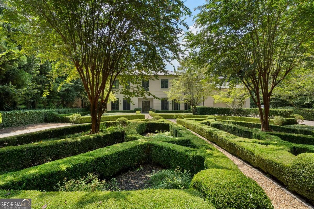 Property Photo:  1500 West Wesley Road NW  GA 30327 