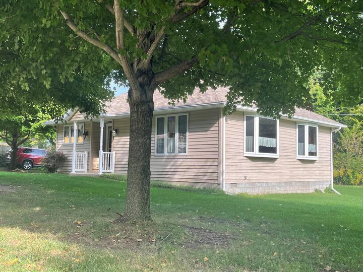 Property Photo: 7769 E Bell Avenue IN 46552