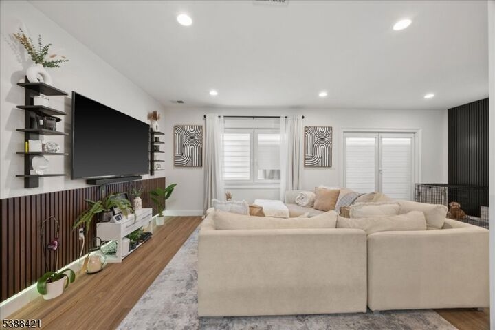 Property Photo:  909 Bergen Ave  NJ 07036 