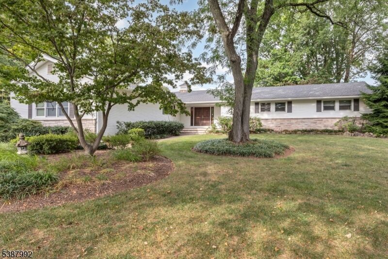 Property Photo:  16 Manchester Dr  NJ 07090 