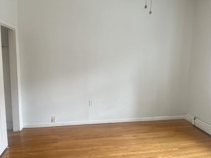 Property Photo:  200 Hutton St 1  NJ 07307 
