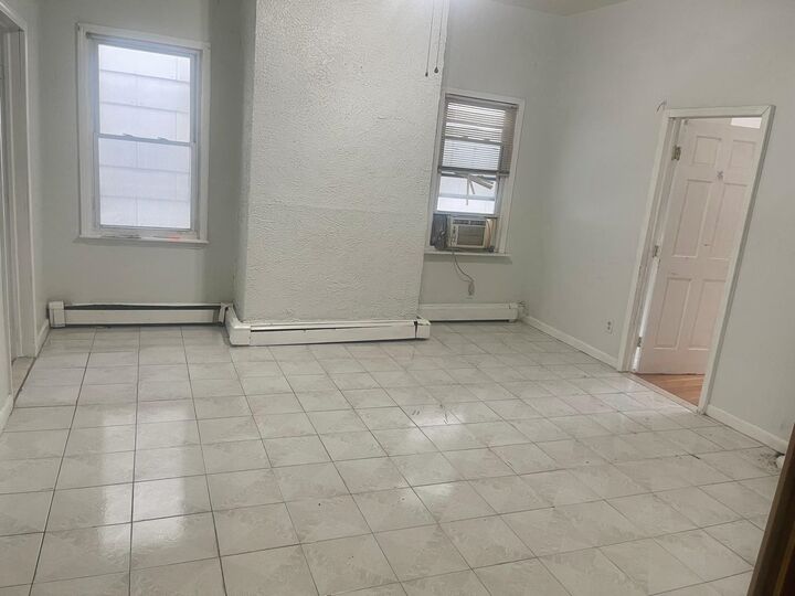 Property Photo:  200 Hutton St 1  NJ 07307 