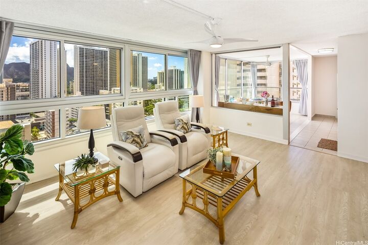 Property Photo:  2421 Tusitala Street 1804  HI 96815 
